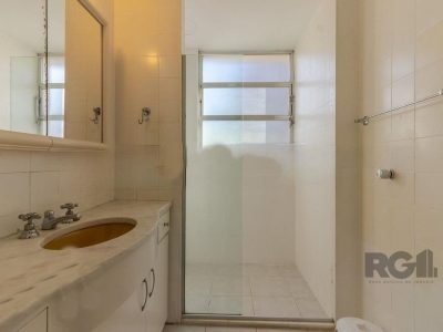 Apartamento à venda com 118m², 3 quartos, 1 suíte, 1 vaga no bairro Petrópolis em Porto Alegre - Foto 12