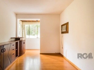 Apartamento à venda com 81m², 3 quartos, 1 suíte, 1 vaga no bairro Rio Branco em Porto Alegre - Foto 9