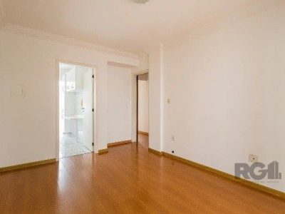 Apartamento à venda com 81m², 3 quartos, 1 suíte, 1 vaga no bairro Rio Branco em Porto Alegre - Foto 4