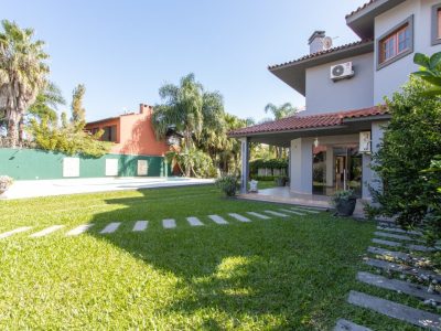 Casa à venda com 278m², 3 quartos, 3 suítes, 4 vagas no bairro Ipanema em Porto Alegre - Foto 38