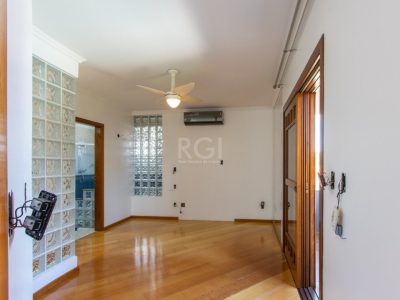 Casa à venda com 278m², 3 quartos, 3 suítes, 4 vagas no bairro Ipanema em Porto Alegre - Foto 41