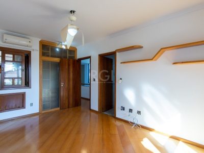 Casa à venda com 278m², 3 quartos, 3 suítes, 4 vagas no bairro Ipanema em Porto Alegre - Foto 56