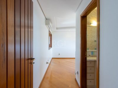 Casa à venda com 278m², 3 quartos, 3 suítes, 4 vagas no bairro Ipanema em Porto Alegre - Foto 59