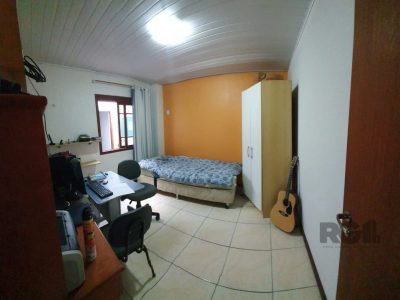 Casa à venda com 150m², 4 quartos, 1 suíte, 4 vagas no bairro Cristal em Porto Alegre - Foto 7