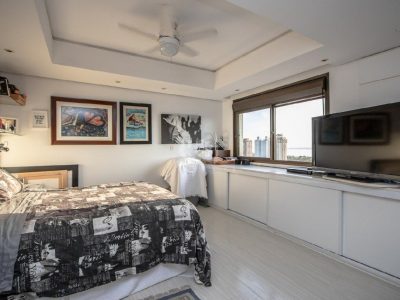 Apartamento à venda com 103m², 3 quartos, 3 suítes, 2 vagas no bairro Menino Deus em Porto Alegre - Foto 18