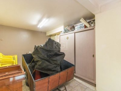 Casa à venda com 200m², 5 quartos, 6 vagas no bairro Santa Tereza em Porto Alegre - Foto 15