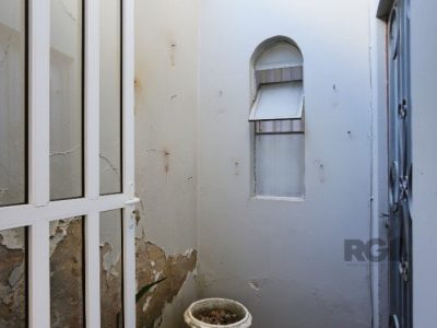 Casa à venda com 200m², 3 quartos, 1 suíte, 2 vagas no bairro Passo d'Areia em Porto Alegre - Foto 15