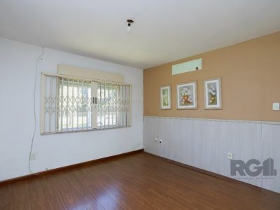 Casa à venda com 200m², 3 quartos, 1 suíte, 2 vagas no bairro Passo d'Areia em Porto Alegre - Foto 17