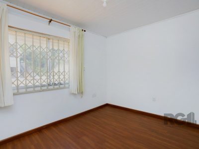 Casa à venda com 200m², 3 quartos, 1 suíte, 2 vagas no bairro Passo d'Areia em Porto Alegre - Foto 37