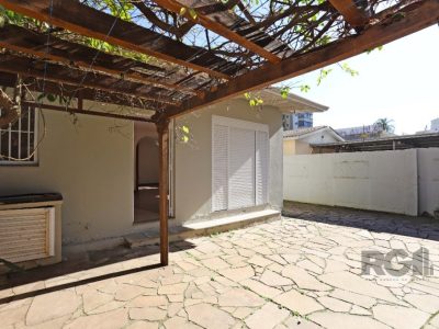 Casa à venda com 200m², 3 quartos, 1 suíte, 2 vagas no bairro Passo d'Areia em Porto Alegre - Foto 45