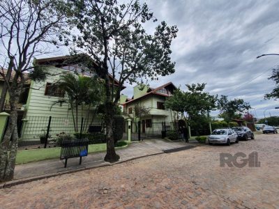 Casa Condominio à venda com 131m², 3 quartos, 1 suíte, 2 vagas no bairro Ipanema em Porto Alegre - Foto 2