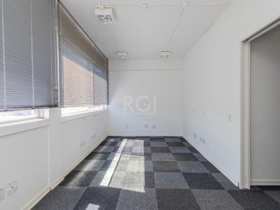 Conjunto/Sala à venda com 45m² no bairro Praia de Belas em Porto Alegre - Foto 4