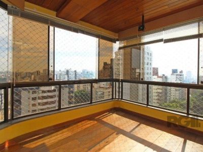 Apartamento à venda com 222m², 3 quartos, 3 suítes, 2 vagas no bairro Rio Branco em Porto Alegre - Foto 3