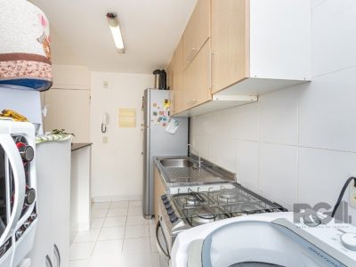 Apartamento à venda com 65m², 3 quartos, 1 suíte, 1 vaga no bairro Vila Ipiranga em Porto Alegre - Foto 10