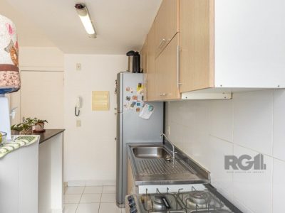 Apartamento à venda com 65m², 3 quartos, 1 suíte, 1 vaga no bairro Vila Ipiranga em Porto Alegre - Foto 11