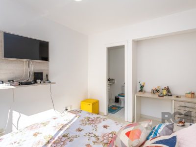 Apartamento à venda com 65m², 3 quartos, 1 suíte, 1 vaga no bairro Vila Ipiranga em Porto Alegre - Foto 15