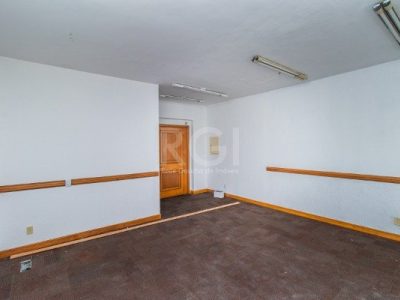 Conjunto/Sala à venda com 34m², 1 vaga no bairro Higienópolis em Porto Alegre - Foto 17