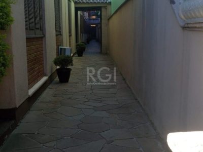 Apartamento à venda com 69m², 2 quartos no bairro Medianeira em Porto Alegre - Foto 8