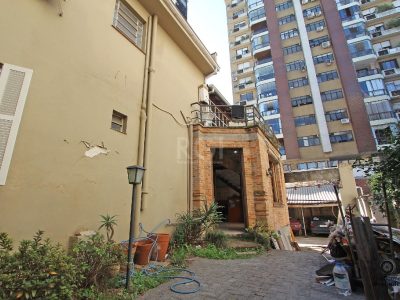 Casa à venda com 286m², 3 quartos, 1 suíte no bairro Auxiliadora em Porto Alegre - Foto 23