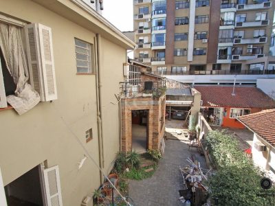 Casa à venda com 286m², 3 quartos, 1 suíte no bairro Auxiliadora em Porto Alegre - Foto 26