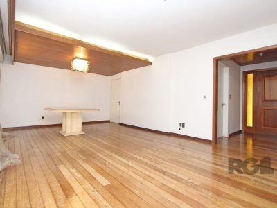 Apartamento à venda com 148m², 3 quartos, 1 suíte, 2 vagas no bairro Rio Branco em Porto Alegre - Foto 3