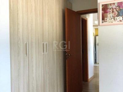 Apartamento à venda com 63m², 2 quartos, 1 suíte, 1 vaga no bairro Medianeira em Porto Alegre - Foto 11