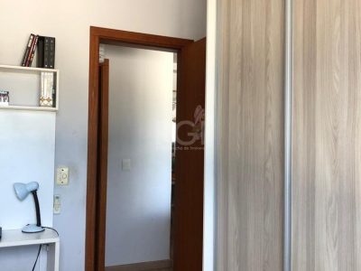 Apartamento à venda com 63m², 2 quartos, 1 suíte, 1 vaga no bairro Medianeira em Porto Alegre - Foto 20