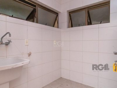 Casa à venda com 360m², 4 quartos, 2 suítes, 3 vagas no bairro Menino Deus em Porto Alegre - Foto 2