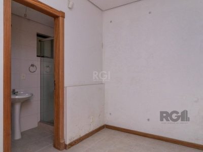 Casa à venda com 360m², 4 quartos, 2 suítes, 3 vagas no bairro Menino Deus em Porto Alegre - Foto 3