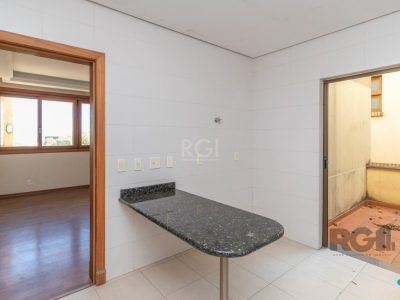 Casa à venda com 360m², 4 quartos, 2 suítes, 3 vagas no bairro Menino Deus em Porto Alegre - Foto 13