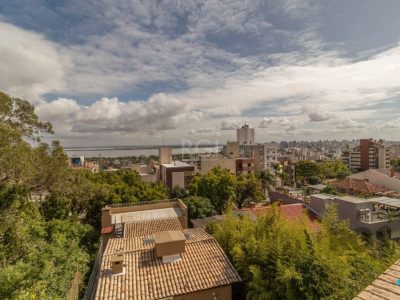 Casa à venda com 360m², 4 quartos, 2 suítes, 3 vagas no bairro Menino Deus em Porto Alegre - Foto 64