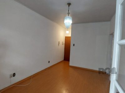 Apartamento à venda com 66m², 2 quartos, 1 vaga no bairro Navegantes em Porto Alegre - Foto 9