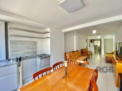 Apartamento à venda com 80m², 2 quartos, 1 suíte, 1 vaga no bairro Navegantes em Capão da Canoa - Foto 5