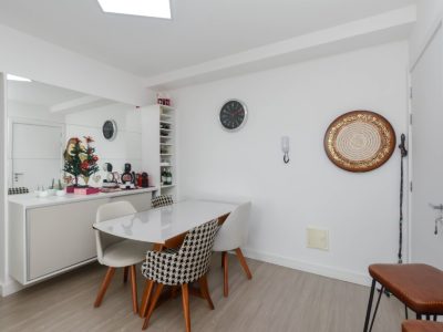 Apartamento à venda com 64m², 2 quartos, 1 suíte, 2 vagas no bairro Cidade Baixa em Porto Alegre - Foto 3