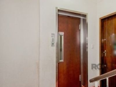 Apartamento à venda com 85m², 3 quartos, 1 suíte no bairro Bom Fim em Porto Alegre - Foto 2