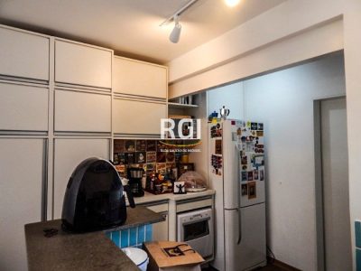 Casa à venda com 133m², 3 quartos, 4 vagas no bairro Vila Jardim em Porto Alegre - Foto 7