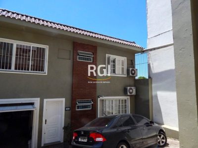 Casa à venda com 133m², 3 quartos, 4 vagas no bairro Vila Jardim em Porto Alegre - Foto 22