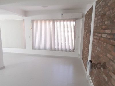 Casa à venda com 130m², 3 quartos, 1 suíte, 8 vagas no bairro Praia de Belas em Porto Alegre - Foto 12