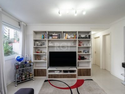 Apartamento à venda com 80m², 2 quartos, 1 suíte, 2 vagas no bairro Petrópolis em Porto Alegre - Foto 7