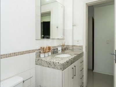 Apartamento à venda com 80m², 2 quartos, 1 suíte, 2 vagas no bairro Petrópolis em Porto Alegre - Foto 16