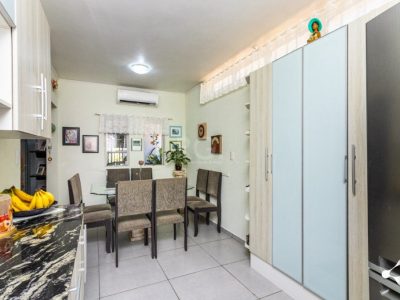 Casa à venda com 215m², 3 quartos, 1 suíte, 4 vagas no bairro Jardim Planalto em Porto Alegre - Foto 18