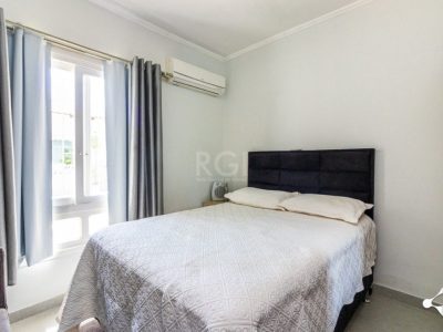 Casa à venda com 215m², 3 quartos, 1 suíte, 4 vagas no bairro Jardim Planalto em Porto Alegre - Foto 36