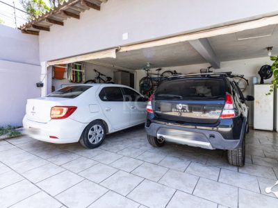 Casa à venda com 215m², 3 quartos, 1 suíte, 4 vagas no bairro Jardim Planalto em Porto Alegre - Foto 43