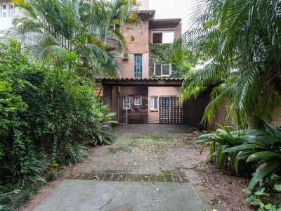 Casa à venda com 190m², 3 quartos, 1 suíte, 3 vagas no bairro Ipanema em Porto Alegre - Foto 6