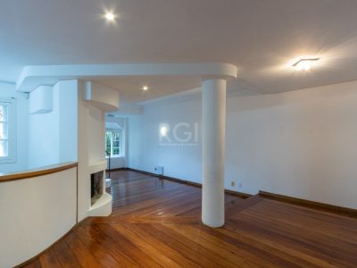 Casa à venda com 190m², 3 quartos, 1 suíte, 3 vagas no bairro Ipanema em Porto Alegre - Foto 4