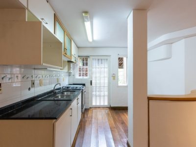 Casa à venda com 190m², 3 quartos, 1 suíte, 3 vagas no bairro Ipanema em Porto Alegre - Foto 10