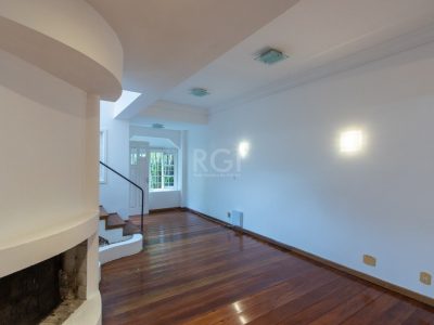 Casa à venda com 190m², 3 quartos, 1 suíte, 3 vagas no bairro Ipanema em Porto Alegre - Foto 23