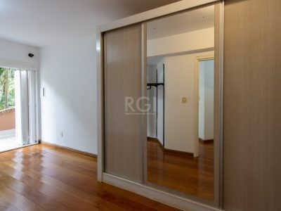 Casa à venda com 190m², 3 quartos, 1 suíte, 3 vagas no bairro Ipanema em Porto Alegre - Foto 26