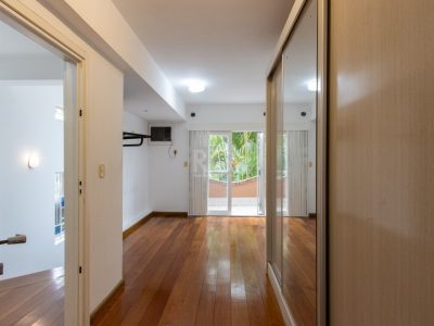 Casa à venda com 190m², 3 quartos, 1 suíte, 3 vagas no bairro Ipanema em Porto Alegre - Foto 28