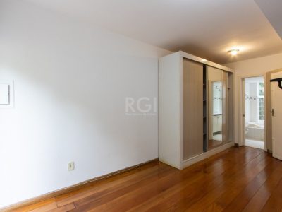 Casa à venda com 190m², 3 quartos, 1 suíte, 3 vagas no bairro Ipanema em Porto Alegre - Foto 32